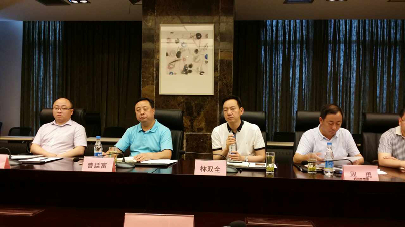 資中縣領(lǐng)導(dǎo)蒞臨川威 政企合作謀發(fā)展(圖1) 資中縣領(lǐng)導(dǎo)蒞臨川威 政企合作謀發(fā)展(圖1)