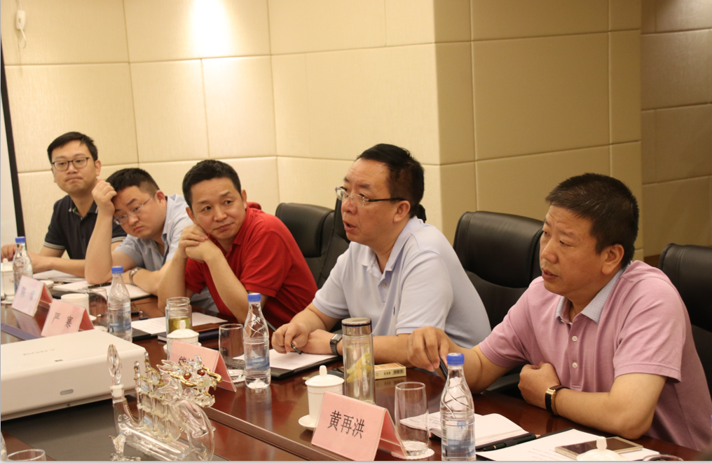 中鐵八局現(xiàn)代物流公司董事長熊渝中蒞臨集團進行業(yè)務(wù)交流(圖2) 中鐵八局現(xiàn)代物流公司董事長熊渝中蒞臨集團進行業(yè)務(wù)交流(圖2)