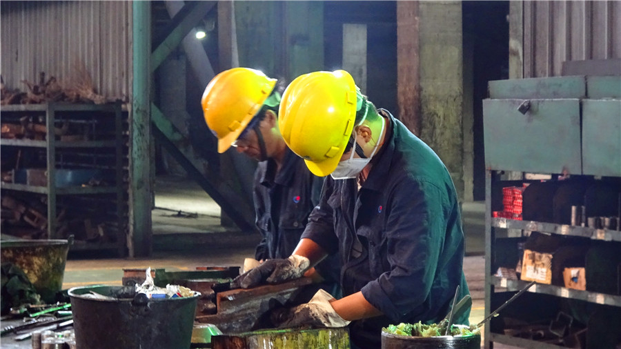 【專題】拼搏 超越 創(chuàng)奇跡 ——軋鋼月產(chǎn)突破48萬噸再創(chuàng)新紀錄(圖6)