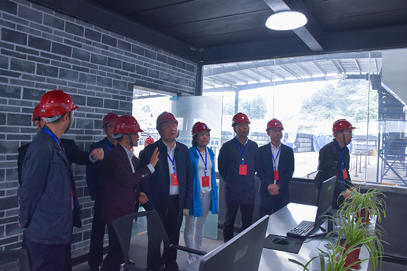 內(nèi)江市政協(xié)副主席黃俊偉一行調(diào)研川威集團(tuán)連界基地(圖2)