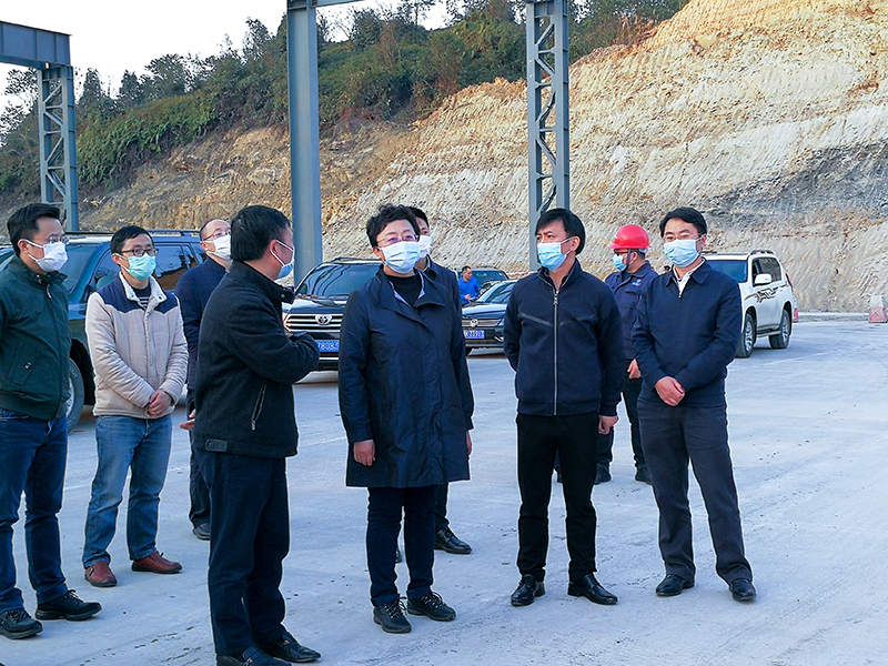 內(nèi)江市委副書記、市長鄭莉到川威集團(tuán)連界基地調(diào)研疫情防控及經(jīng)濟(jì)發(fā)展工作(圖2)