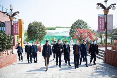四川省裝配式建筑產(chǎn)業(yè)協(xié)會(huì)會(huì)長(zhǎng)蒙昌嘉蒞臨川威連界基地調(diào)研