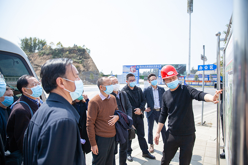 四川省裝配式建筑產(chǎn)業(yè)協(xié)會(huì)會(huì)長(zhǎng)蒙昌嘉蒞臨川威連界基地調(diào)研(圖3)