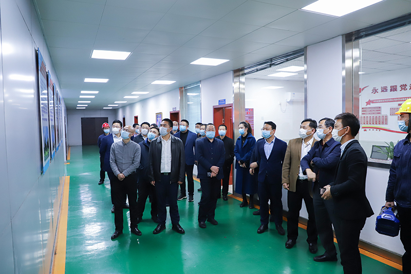 四川省人社廳領(lǐng)導(dǎo)蒞臨川威集團(tuán)連界基地調(diào)研(圖3)