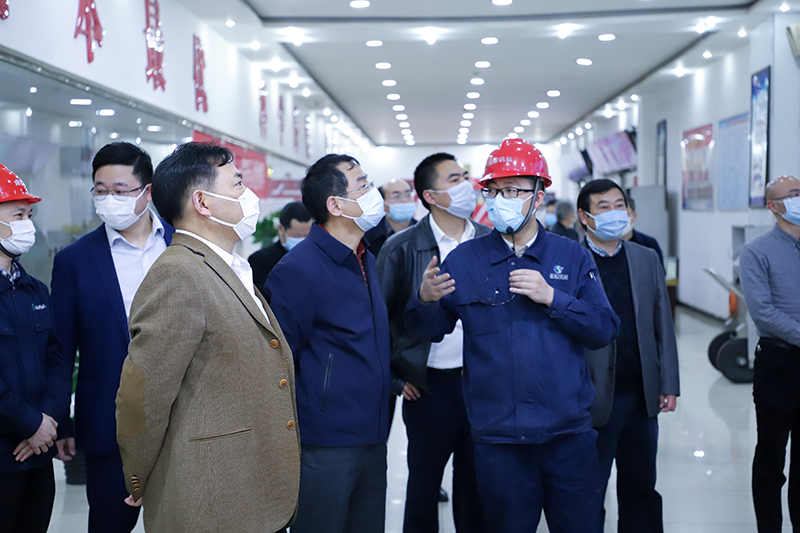 四川省人社廳領(lǐng)導(dǎo)蒞臨川威集團(tuán)連界基地調(diào)研(圖4)