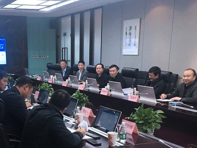 集團(tuán)公司與鹽源金鐵礦業(yè)公司舉行交流座談