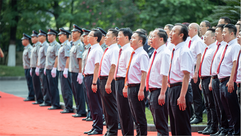 穩(wěn)中求進迎挑戰(zhàn)  行穩(wěn)致遠(yuǎn)鑄百年 ——集團公司隆重舉行慶祝成立二十二周年升(圖7)