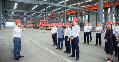 內(nèi)江市“全市服務(wù)業(yè)發(fā)展大會”參會領(lǐng)導(dǎo)調(diào)研川南冶金建材物流園項目建設(shè)推進(jìn)