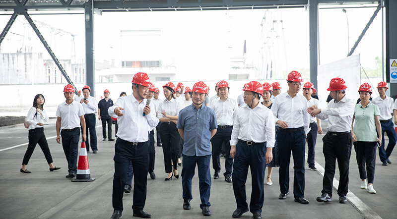 內(nèi)江市“全市服務業(yè)發(fā)展大會”參會領導調研川南冶金建材物流園項目建設推進(圖2)