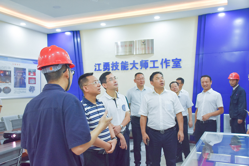 省人社廳副廳長黃曉東一行蒞臨川威調(diào)研(圖3)