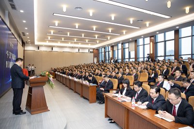 集團(tuán)公司隆重舉行 “9.30”講話(huà)紀(jì)念暨《川威故事》新書(shū)發(fā)布會(huì)