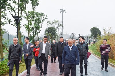 市中區(qū)人大常委會到川威連界基地考察