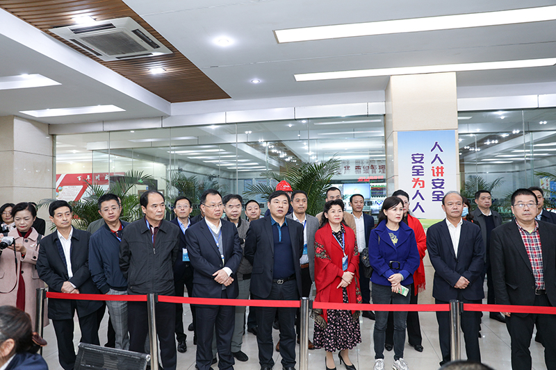 省總工會副主席苗勇率市州調(diào)研組專題調(diào)研川威集團企業(yè)職工之家陣地建設情況(圖3)