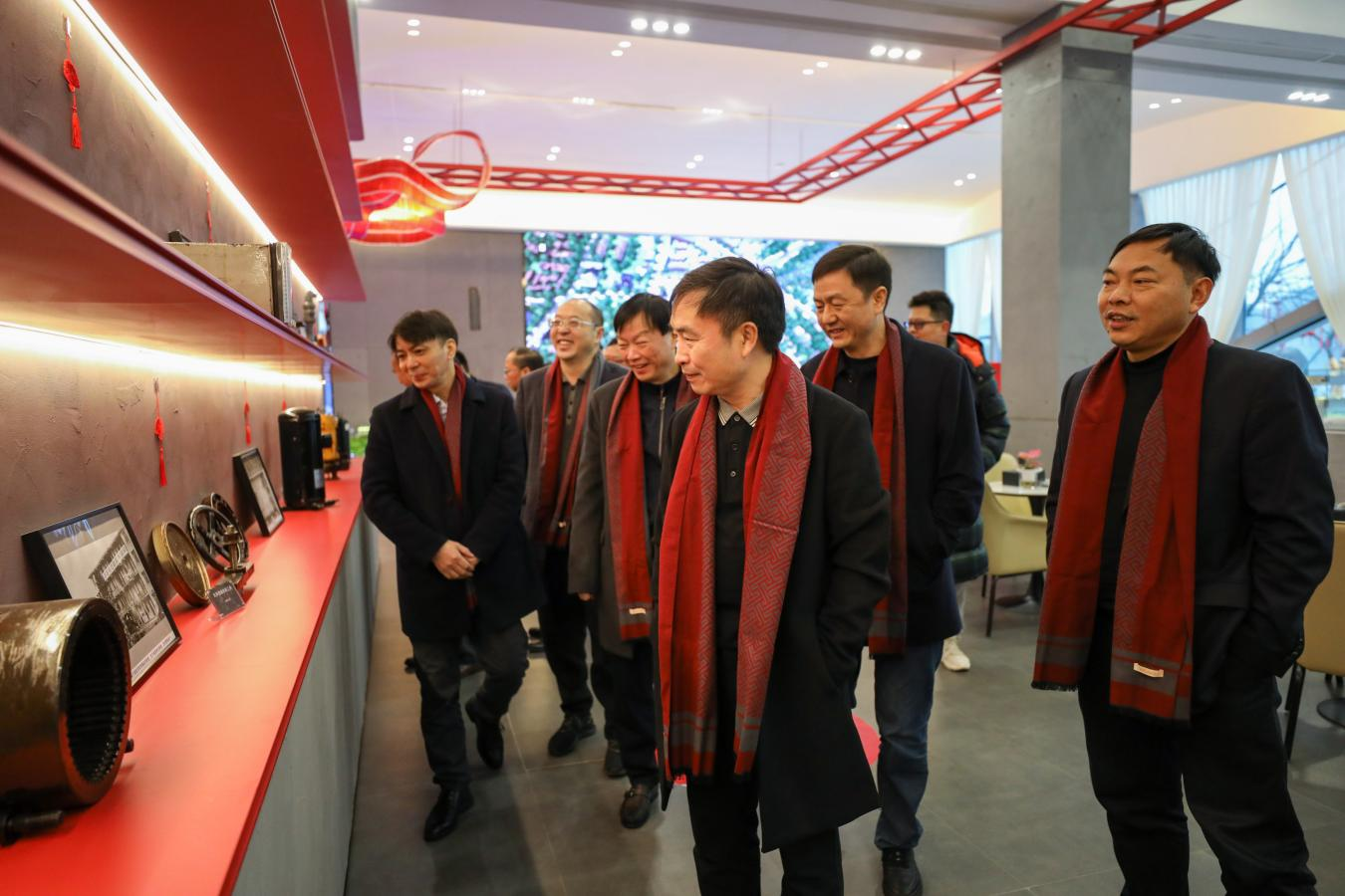 集團公司開展新春慰問活動暨迎新春座談會(圖3) 集團公司開展新春慰問活動暨迎新春座談會(圖3)