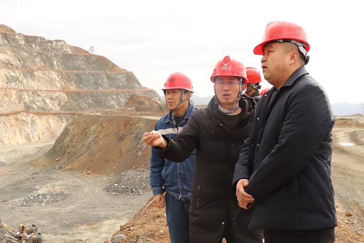 會(huì)理市副市長(zhǎng)鄭磊蒞臨礦業(yè)總公司會(huì)理區(qū)域礦山檢查