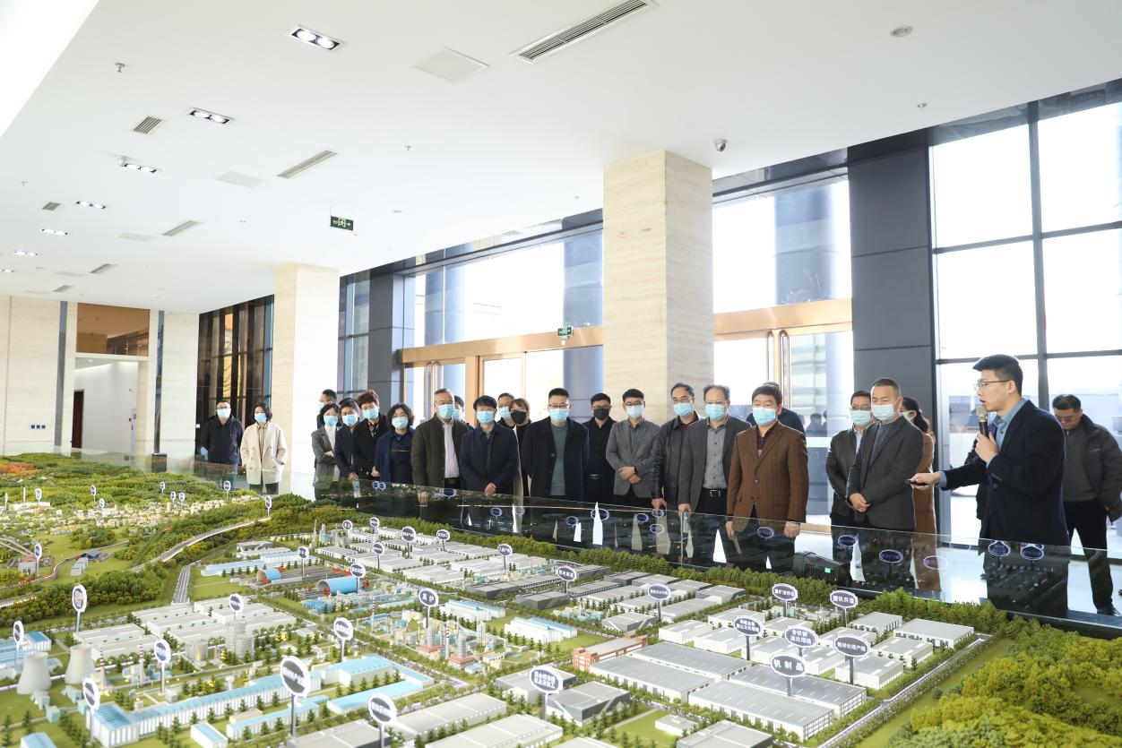 省冶金地質(zhì)勘查院侯院長(zhǎng)一行蒞臨川威集團(tuán)連界基地考察交流