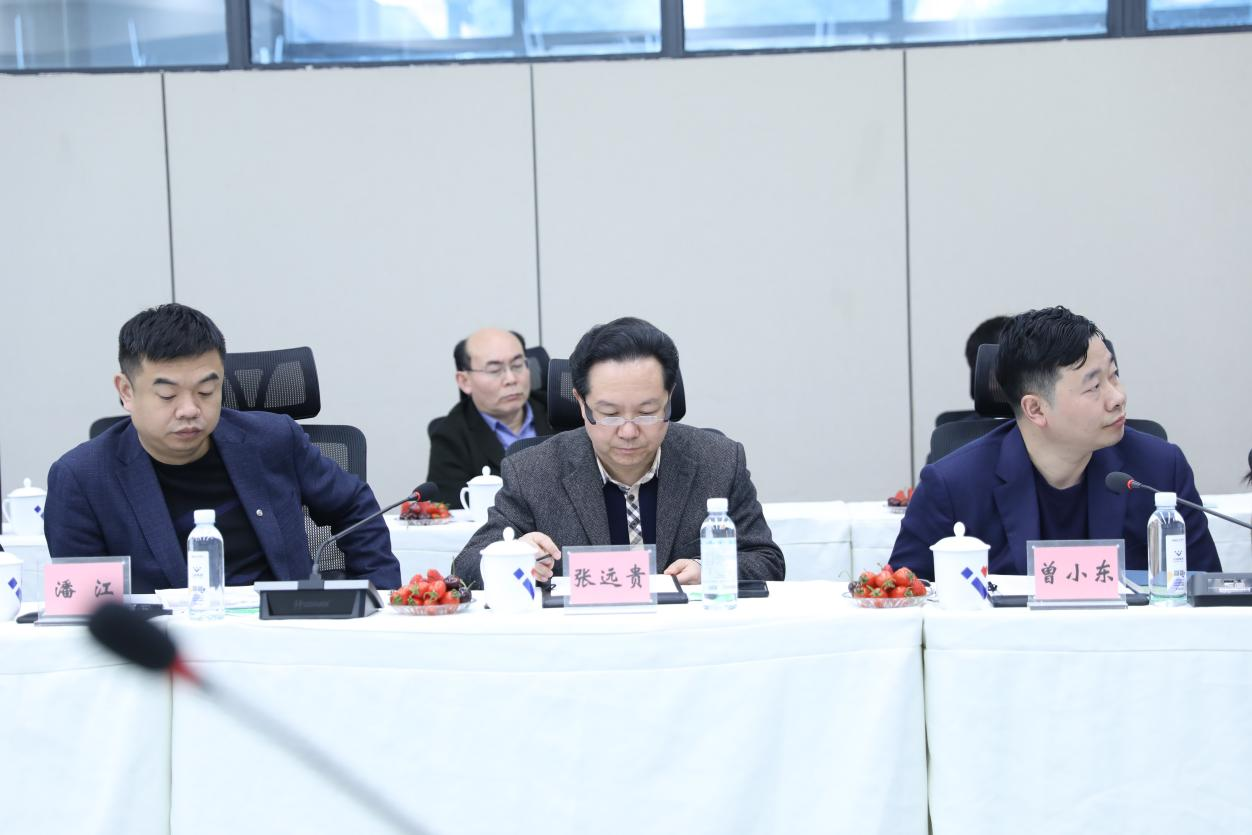 省冶金地質(zhì)勘查院侯院長一行蒞臨川威集團(tuán)連界基地考察交流(圖3) 省冶金地質(zhì)勘查院侯院長一行蒞臨川威集團(tuán)連界基地考察交流(圖3)