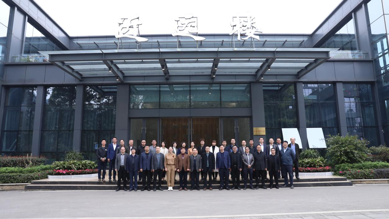 省冶金地質(zhì)勘查院侯院長一行蒞臨川威集團(tuán)連界基地考察交流(圖5) 省冶金地質(zhì)勘查院侯院長一行蒞臨川威集團(tuán)連界基地考察交流(圖5)