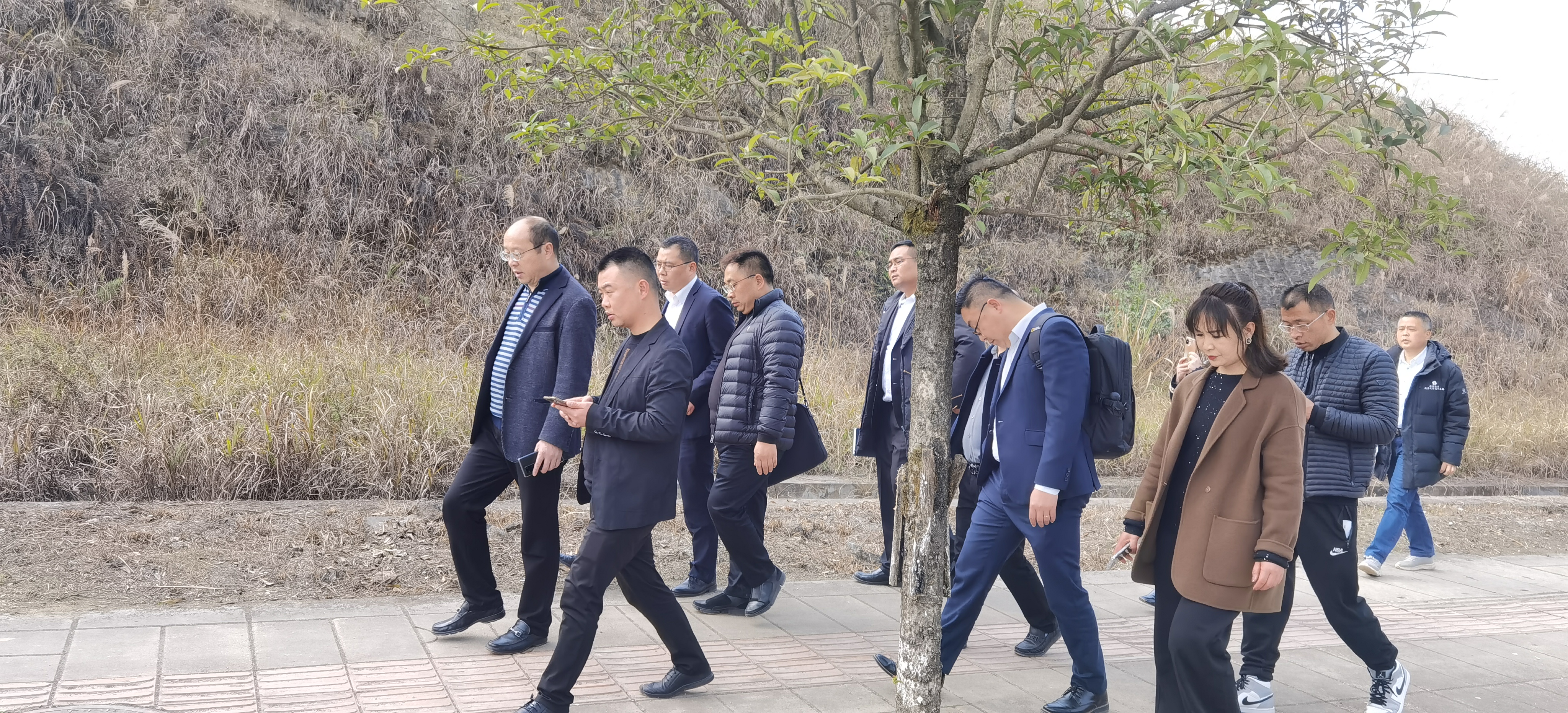 威遠縣經(jīng)開區(qū)、眾心樂公司組織召開連界鎮(zhèn)城市規(guī)劃暨船石湖濕地公園項目研究會(圖3)