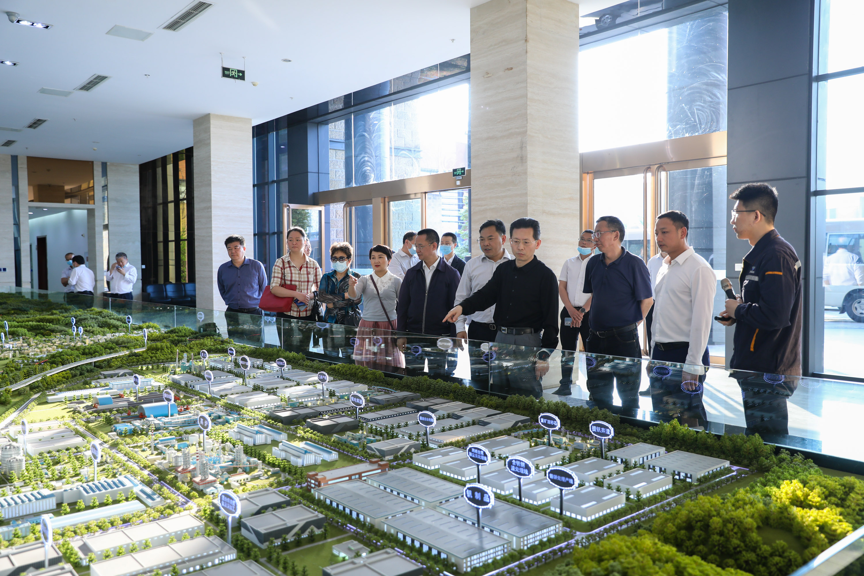 內(nèi)江市人大常委會(huì)魏紅鋒一行到川威連界基地專題調(diào)研(圖5) 內(nèi)江市人大常委會(huì)魏紅鋒一行到川威連界基地專題調(diào)研(圖5)