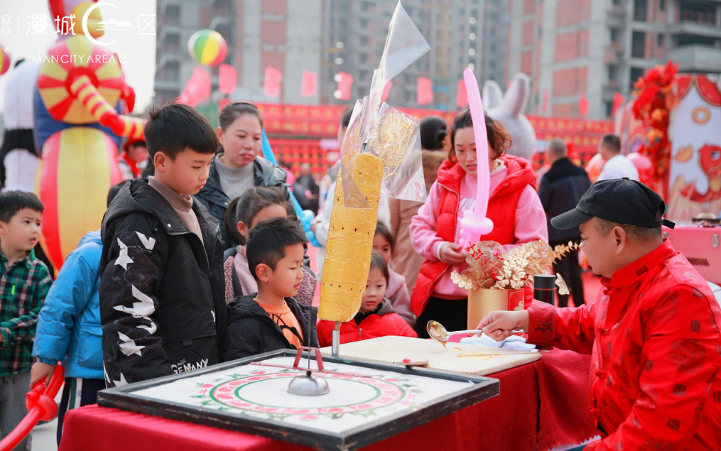 眾欣·漫城C區(qū)實(shí)景鑒賞暨業(yè)主答謝會(huì)取得圓滿成功(圖4) 眾欣·漫城C區(qū)實(shí)景鑒賞暨業(yè)主答謝會(huì)取得圓滿成功(圖4)