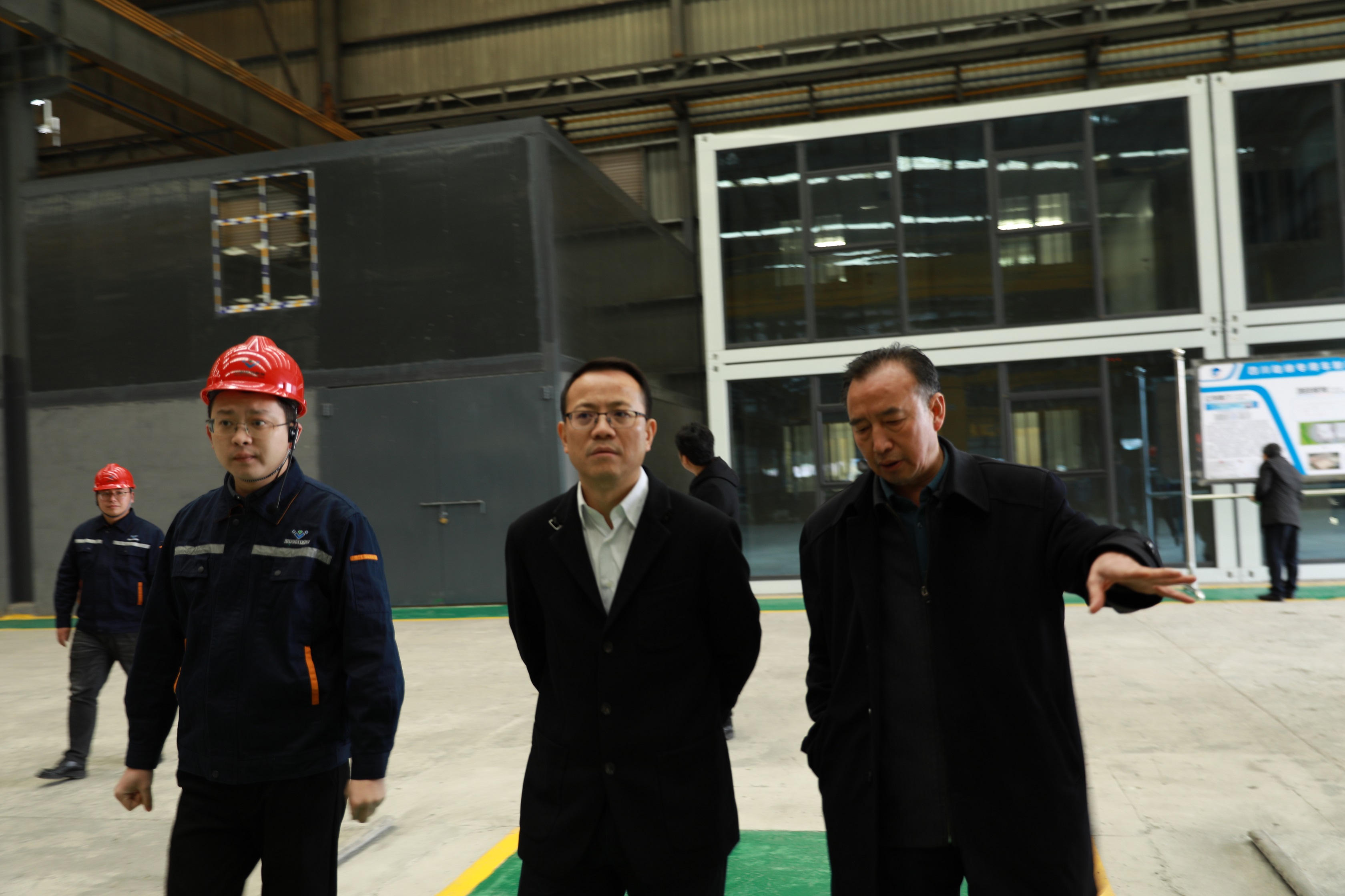 內(nèi)江市委常委羅萬(wàn)東一行到川威連界基地調(diào)研(圖2) 內(nèi)江市委常委羅萬(wàn)東一行到川威連界基地調(diào)研(圖2)