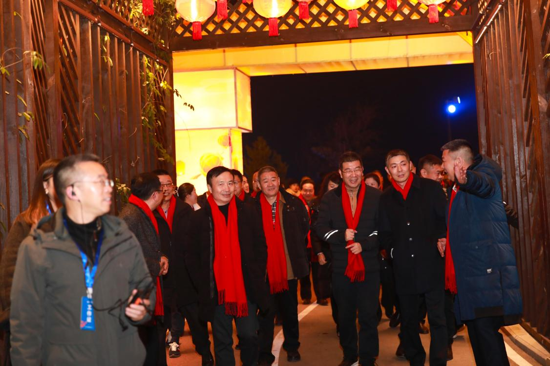 共存共贏 攜手并進(jìn) ——川威集團(tuán)2023客戶(hù)聯(lián)誼文藝晚會(huì)(圖4) 共存共贏 攜手并進(jìn) ——川威集團(tuán)2023客戶(hù)聯(lián)誼文藝晚會(huì)(圖4)
