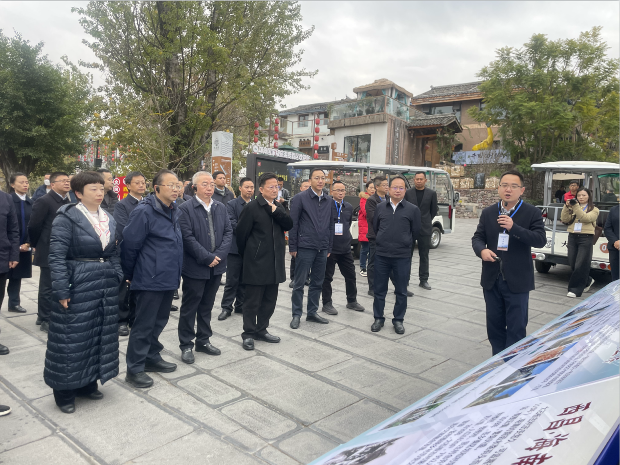 大石板古村：保護(hù)利用讓歷史文化“活”起來 ——全省城鄉(xiāng)建設(shè)歷史文化保護(hù)利用工作現(xiàn)場會(huì)在西昌大石板古村召開
