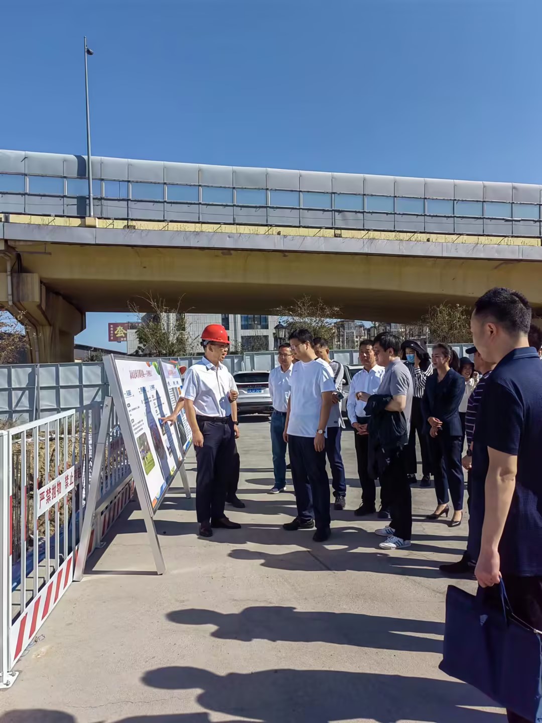 國家體育總局調(diào)研 涼山州青少年足球訓(xùn)練基地項目(圖2) 國家體育總局調(diào)研 涼山州青少年足球訓(xùn)練基地項目(圖2)