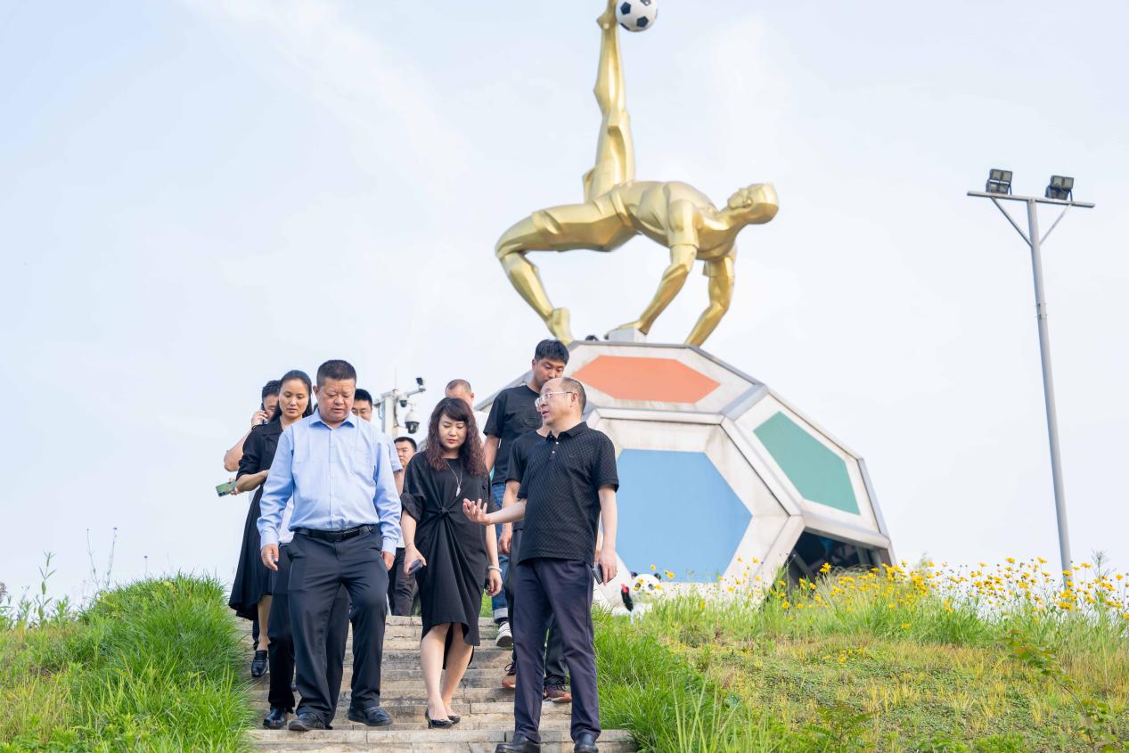 中國國旅到川威集團(tuán)考察交流(圖2) 中國國旅到川威集團(tuán)考察交流(圖2)