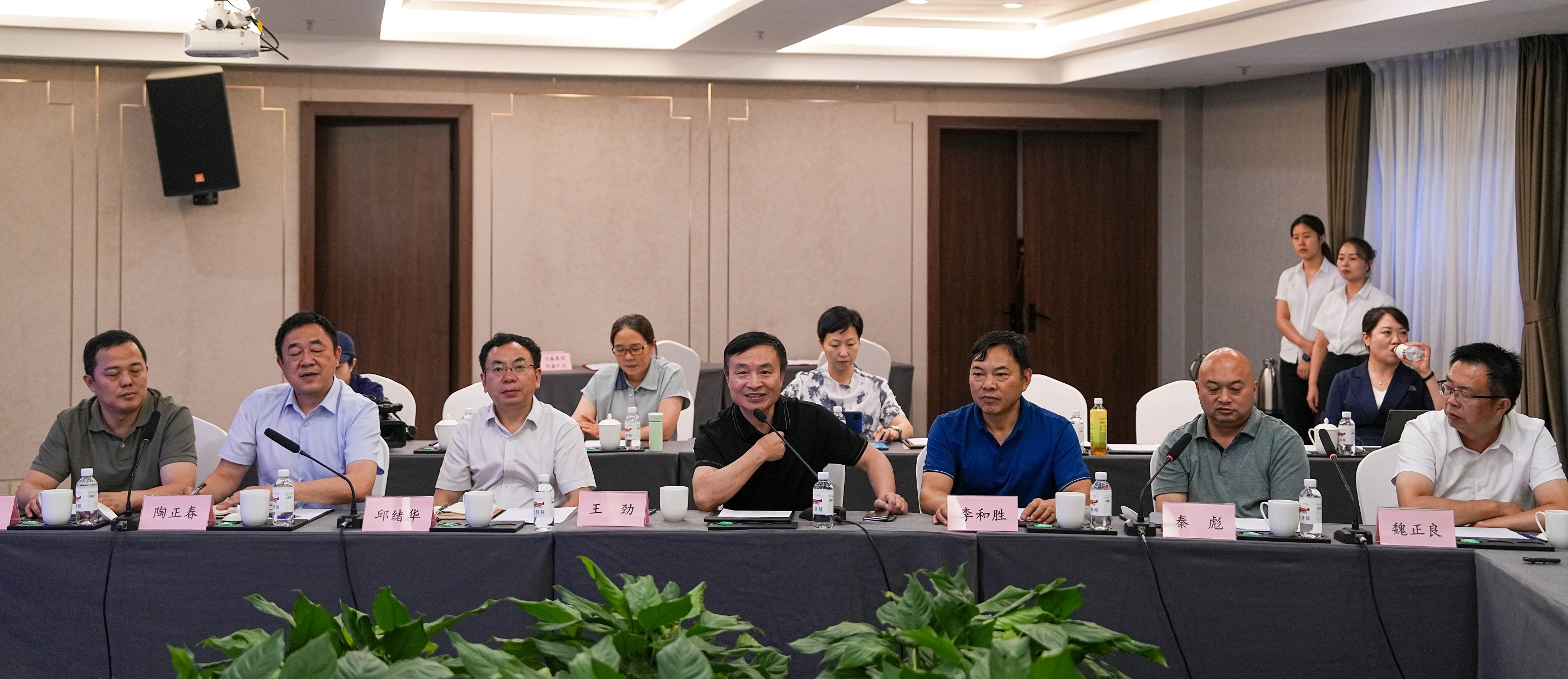 西鄉(xiāng)縣常務(wù)副縣長(zhǎng)孫旭一行到川威連界基地調(diào)研(圖3) 西鄉(xiāng)縣常務(wù)副縣長(zhǎng)孫旭一行到川威連界基地調(diào)研(圖3)