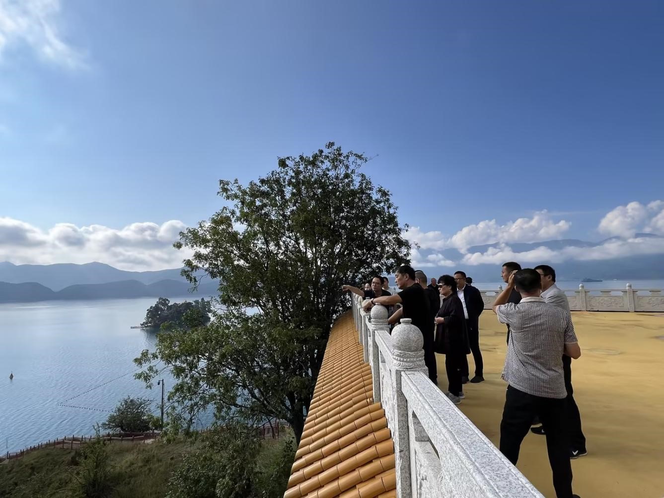 大力支持 彰顯底蘊 奮力發(fā)展—— 鄧顯祥調(diào)研鹽源瀘沽湖達祖項目(圖2) 大力支持 彰顯底蘊 奮力發(fā)展—— 鄧顯祥調(diào)研鹽源瀘沽湖達祖項目(圖2)