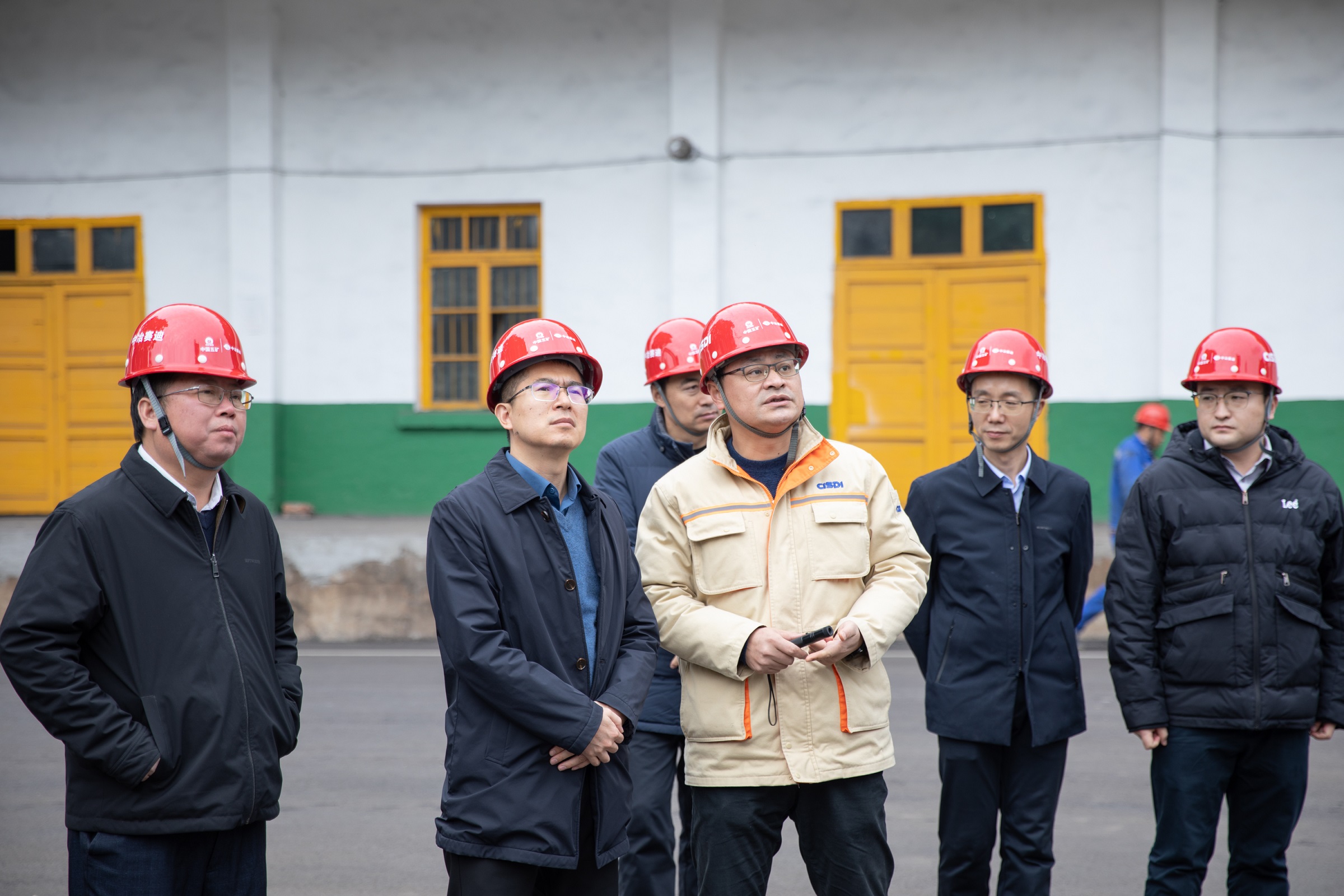 工信部原材料司鋼鐵處副處長(zhǎng)張緒武一行到川威連界基地調(diào)研(圖1) 工信部原材料司鋼鐵處副處長(zhǎng)張緒武一行到川威連界基地調(diào)研(圖1)