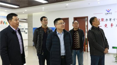 西南化工研究設(shè)計(jì)院有限公司副總經(jīng)理孫炳一行來(lái)威參觀交流