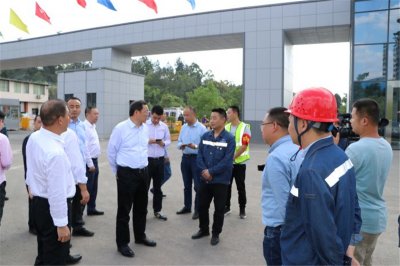 眉山市副市長(zhǎng)冉登祥蒞臨川威集團(tuán)星船城建寶公司調(diào)研