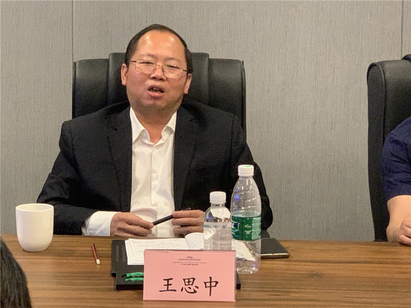 中國建筑金屬結(jié)構(gòu)協(xié)會(huì)會(huì)長郝際平一行考察川威裝配式建筑(圖4)