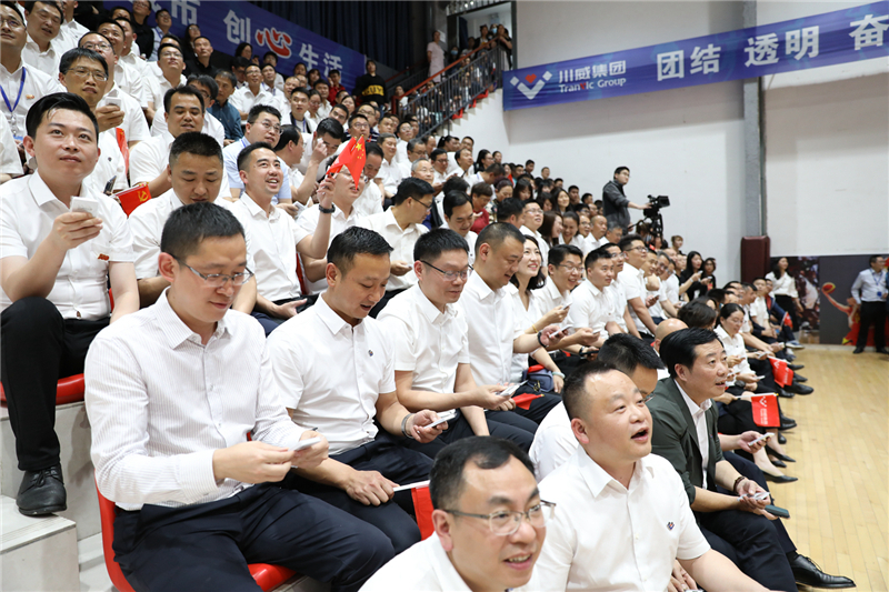川威集團(tuán)隆重舉行慶“5.23”首屆啦啦操暨第二屆體育聯(lián)賽活動(dòng)(圖11)