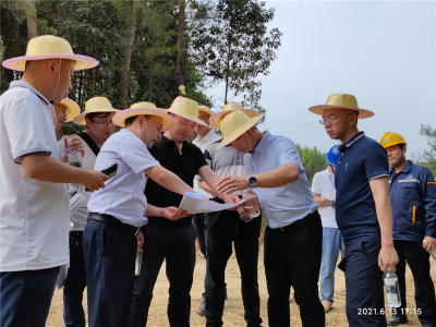 集團(tuán)公司王勁董事長(zhǎng)視察穹窿植物園建設(shè)現(xiàn)場(chǎng)