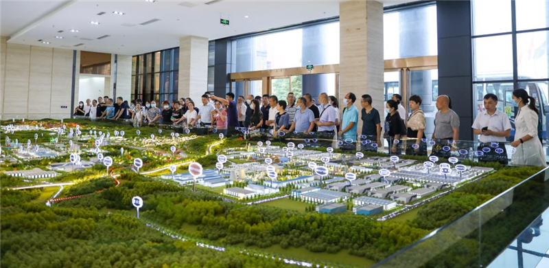 內(nèi)江市總工會組織直屬企業(yè)主席來川威參觀學(xué)習(xí)(圖1)