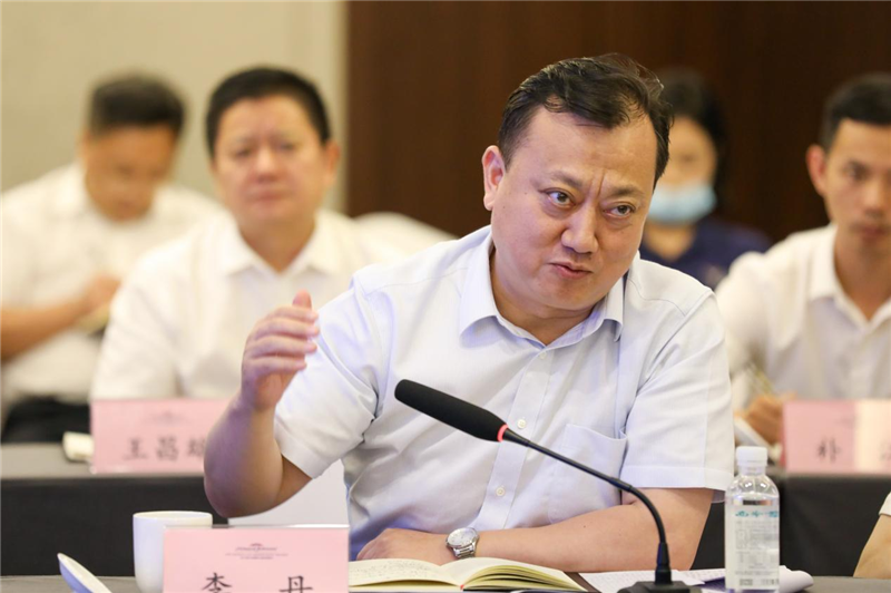 四川省委省政府決策咨詢委員會到川威集團(tuán)交流調(diào)研(圖7)